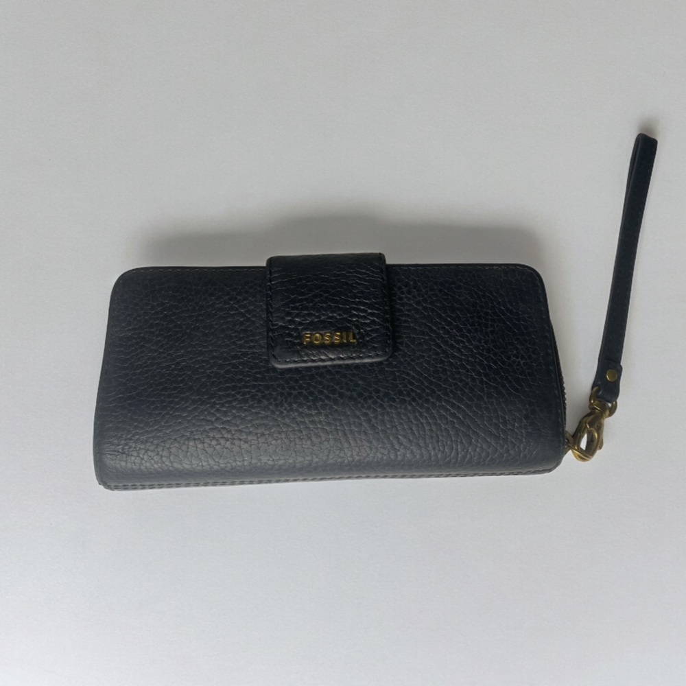 Fossil Black Leather Zip Wallet